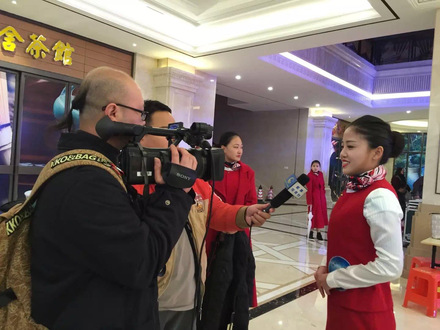 ������У���ճ�֮�ǡ��������Ƚ���